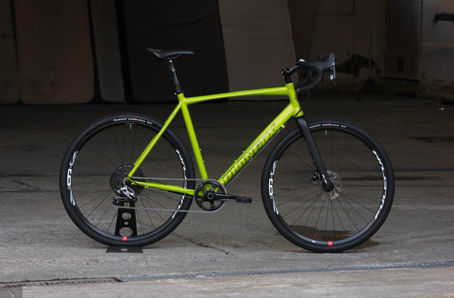 Planet x London Road Gravel Bike 2025 Rival 11 Selcof