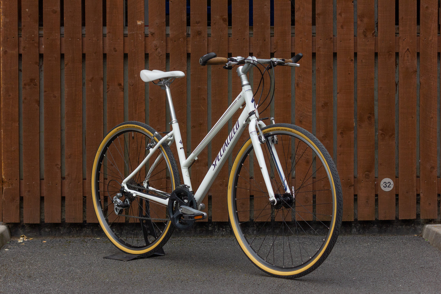 Specialized Vita Women’s Hybrid bike