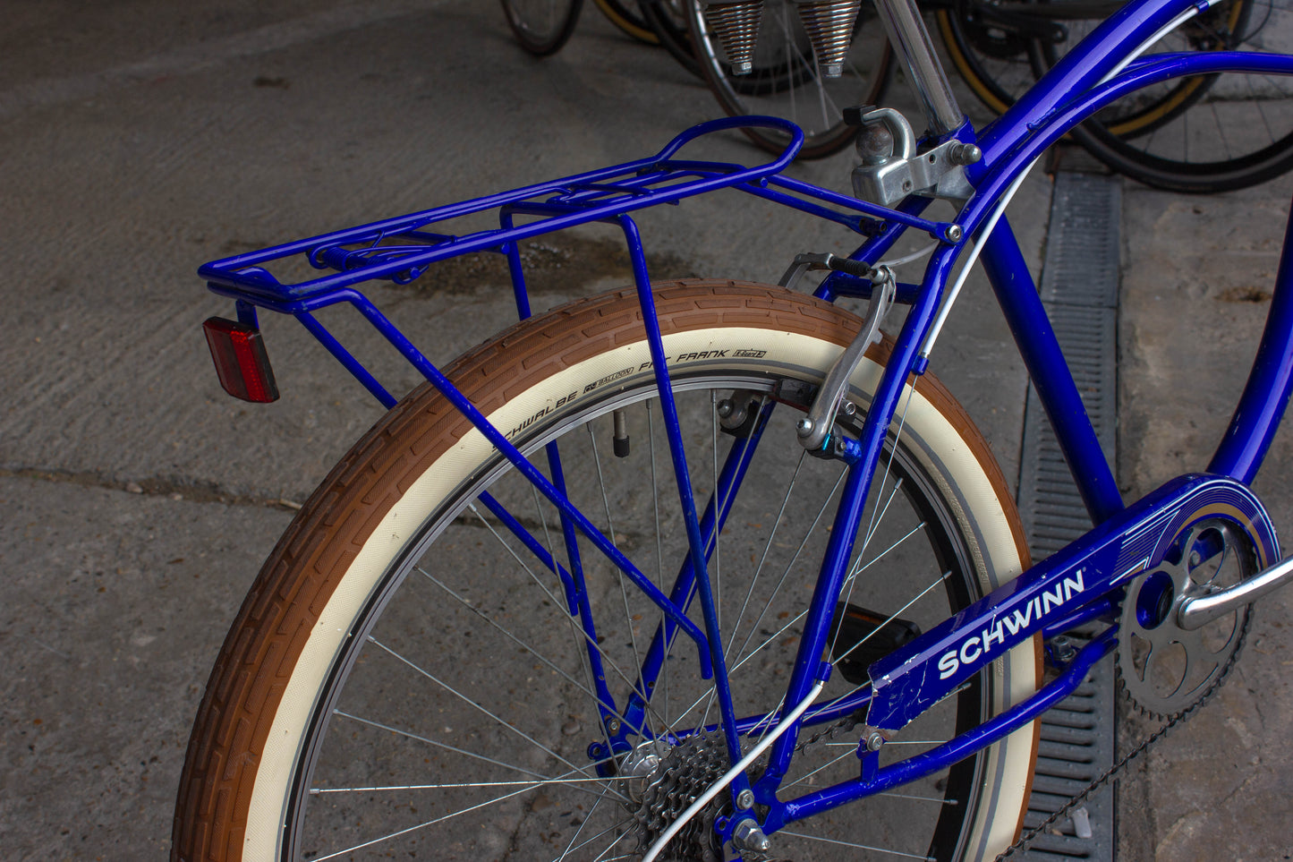 Schwinn Clairmont Cruiser Ballon Tires Full Comfort