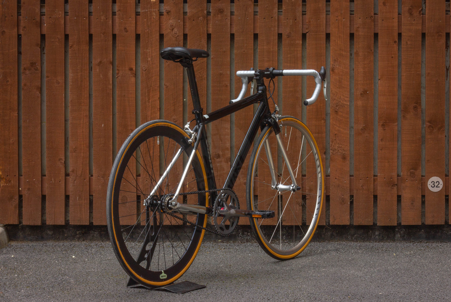 Giant Bowery "09 single speed road bike 8kg